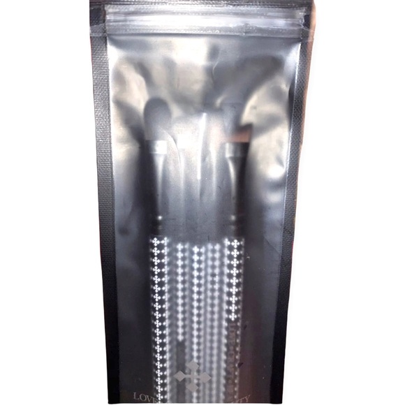 Love + Craft + Beauty Detailet eyeshadow Brush makeup brushes BNIB - Picture 3 of 4